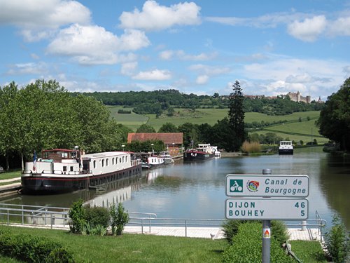 Sign  on Burgundy Bikepath